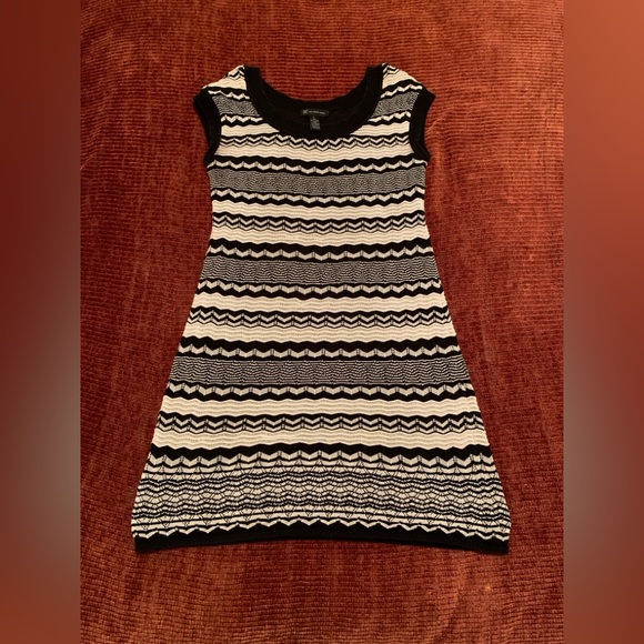 Crochet Mini-Midi Black & Cream Sleeveless Dress - Picture 16 of 16